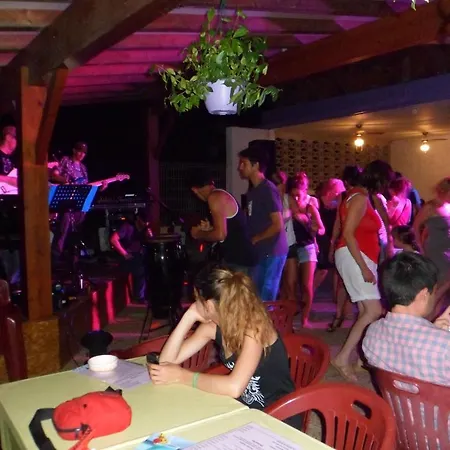 Rives Des Corbieres Kemping